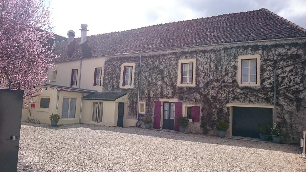 Logis - Hotel Restaurant Les Tilleuls Saint-Florentin  Buitenkant foto